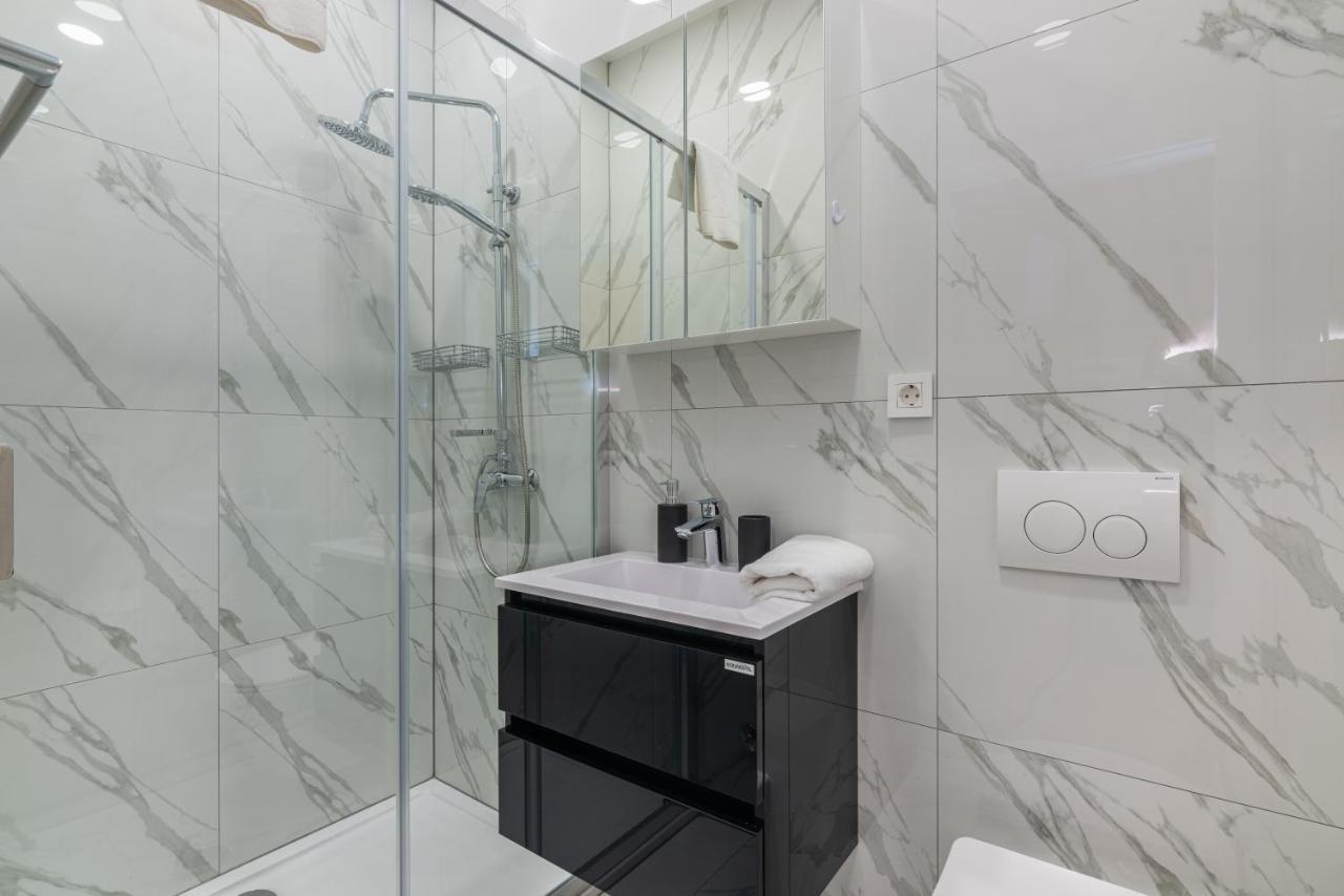 Apartments & Rooms Six غييكا المظهر الخارجي الصورة